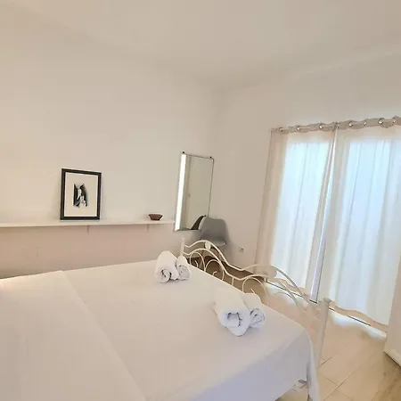 Sea Front, Allegria, Santa Maria Al Bagno Apartment